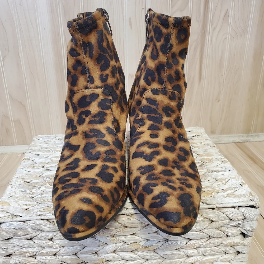 Marc‎ Fisher Leave 2 Cheetah Ankle Bootie Boho Party Block Heel Size 7 Retro 90s
